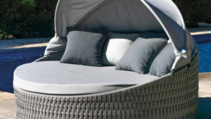 cama circular con parasol fabricada en aluminio y cuerdas sintéticas indeformables con diferentes medidas y colores de telas a elegir