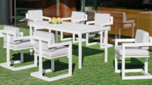 conjunto comedor para terraza en blanco con diferentes medidas y colores de telas a elegir. Se puede completar con sofá de tres plazas, un sillón individual, mesa de centro y pouff a juego