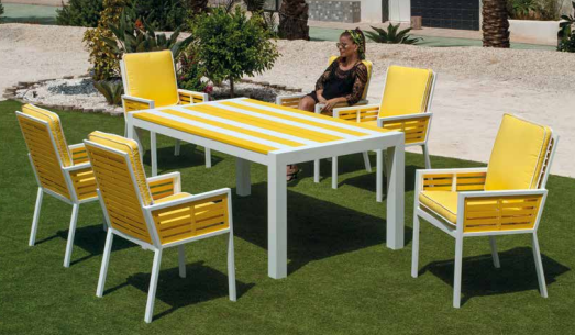 mesa de comedor y sillas de aluminio con diferentes medidas y colores de telas a elegir. Se puede completar con sofá de tres plazas, un sillón individual, mesa de centro y pouff a juego